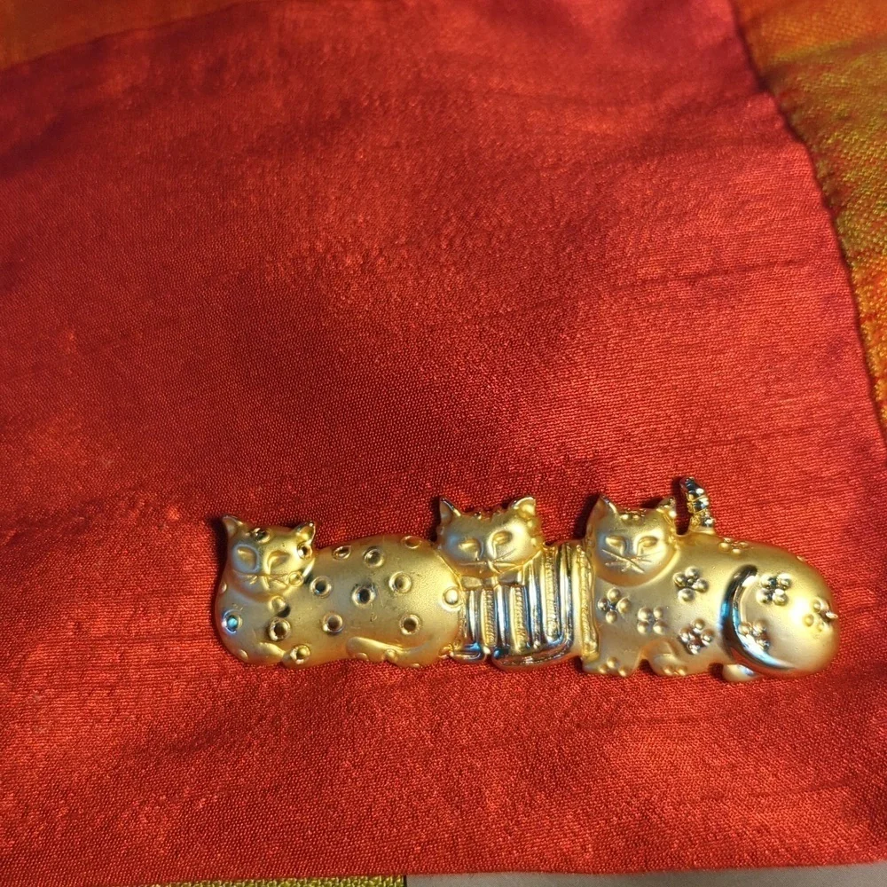 American Jewelry Company 3 Cat Pin Brooch AJC Vintage Goldtone Whimsical Lover